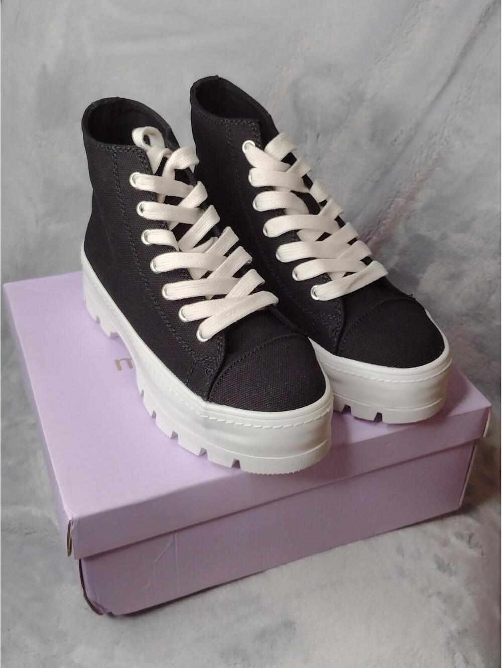 NWT Madden Girl Women's Black/White/Shadow Platform Sneakers Size 5M